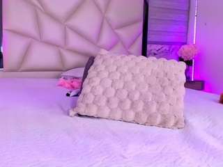 kendall_07 on webcam for live free nude chat now