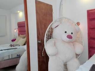 laritlov on webcam for live free nude chat now