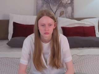 LinnRoarty on webcam for live free nude chat now