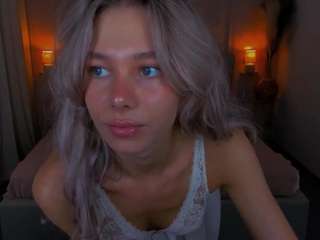 LuluAlise on webcam for live free nude chat now