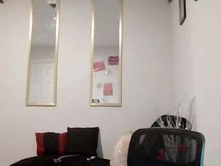 MRS.RICHWRLD on webcam for live free nude chat now