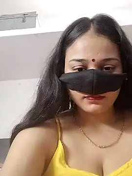 Mummy_jii1 naked in live sex video chat