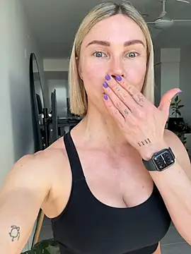raeparks naked in live sex video chat