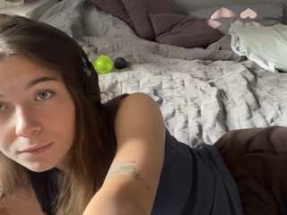 Viktorie on webcam for live free nude chat now