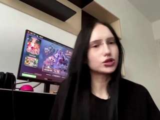 YurikoRustin on webcam for live free nude chat now