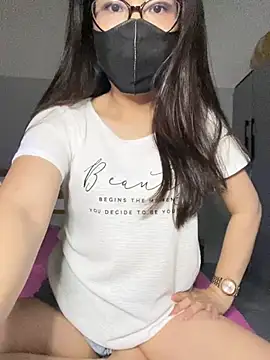 ZzyzyZ-009 naked in live sex video chat